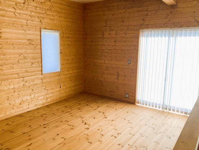 ロフト部分です。大きな窓からのたくさん光が入ります。