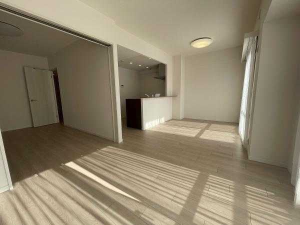 【ハイホーム鷺沼東の居間】