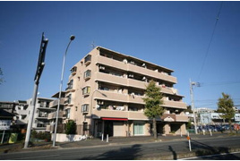 横浜市磯子区栗木の中古マンションの外観