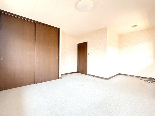 2F北東洋室の別角度になります♪