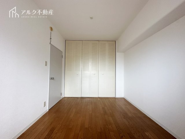西側洋室約5.5帖