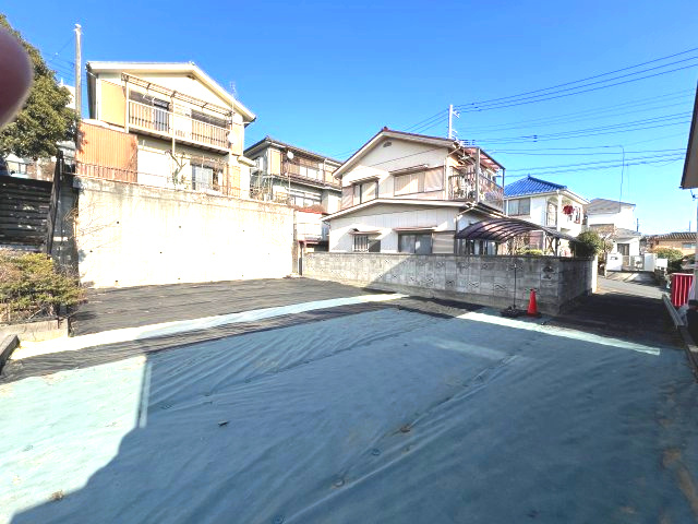 静かな住宅街の一角に立地、落ち着いた佇まいです