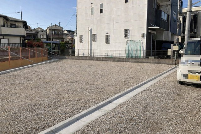 建築条件付き売地