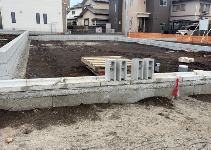 土地探しをしていると都市計画区域という言葉を目にすると思います。法律によって、都道府県知事や国土交通大臣が指定するエリアのことを指しており、都市計画区域は市街化区域と市街化調整区域に分けられています。