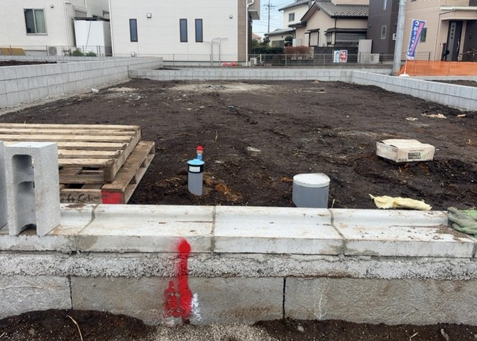 家を建てる前提で土地を探している場合、地盤の丈夫さは譲れない条件の一つです。地盤が脆弱だと追加工事が必要となります。また、過去に地盤沈下や液状化現象を起こした土地は、できるだけ避けた方がいいでしょう。