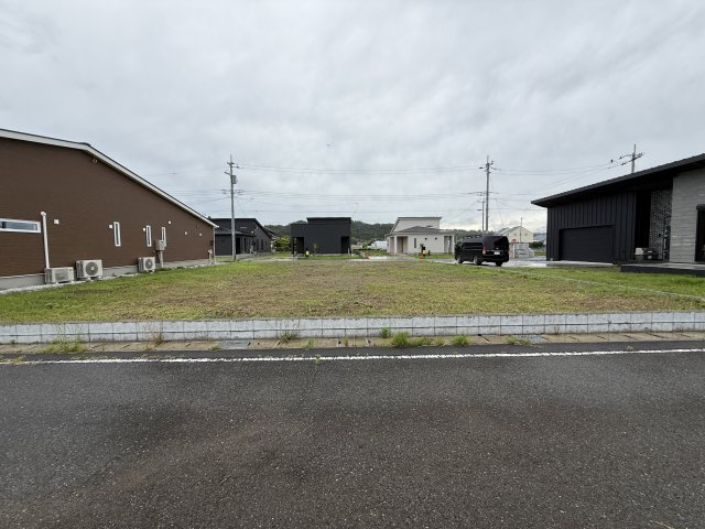 東側4ｍからみた土地風景。