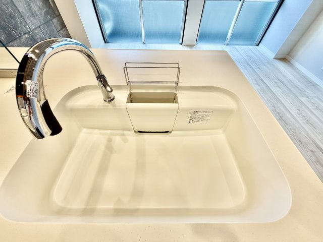 切る音、茹でる音、煮る音、キッチンは料理の音の宝庫だ。音を聴いているだけで、食欲が増してくる。キッチンは家族のエナジーの補給の場なのだ。キッチンは家族の愛を実感する場なのだ。
