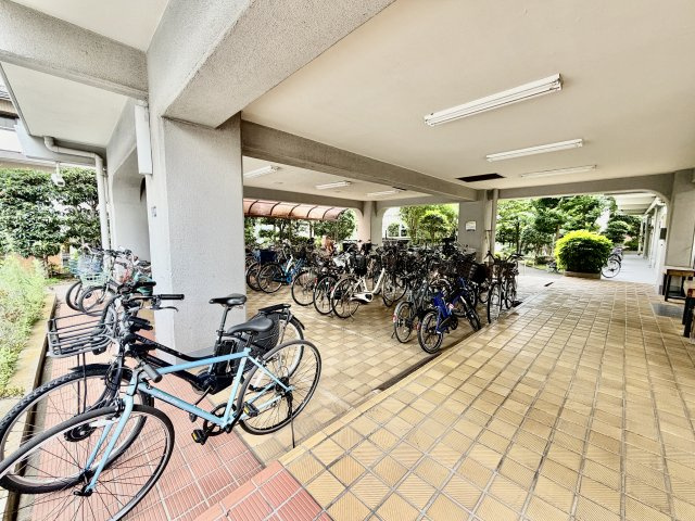 屋根付きで自転車も長持ち