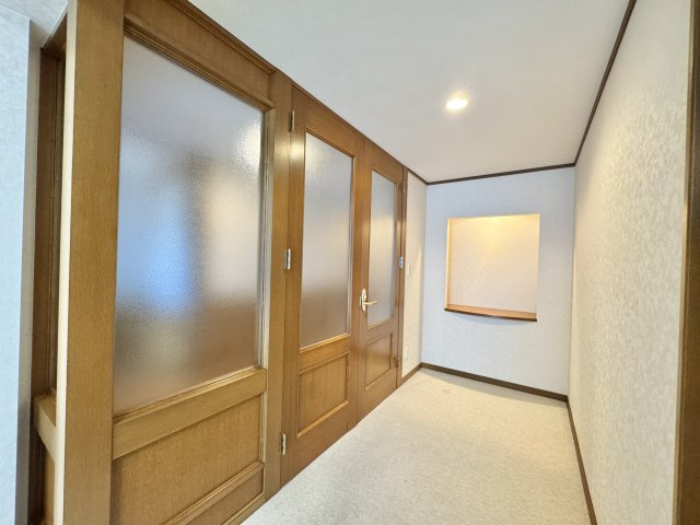 主寝室入り口。