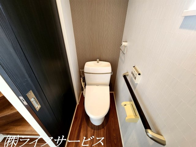 1階／温水洗浄便座付トイレ