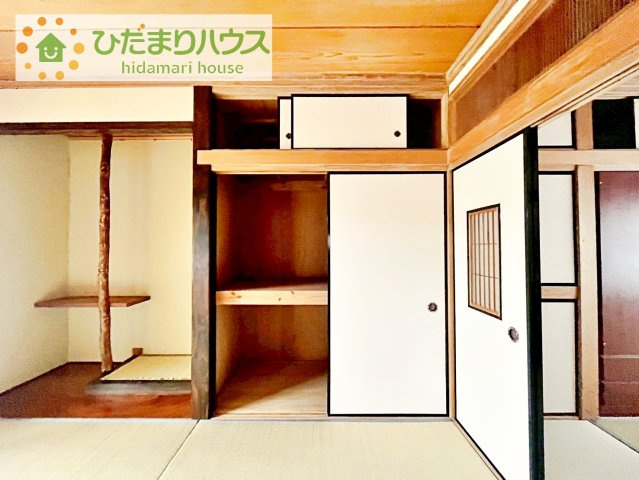 こたつや扇風機などの季節物もポンポンしまえる大容量の収納付き♪
