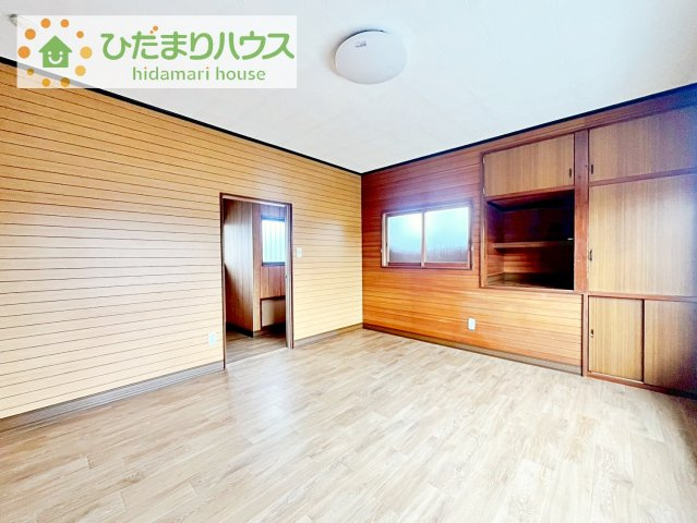 大きなベッドを置いても余裕の広さの主寝室♪