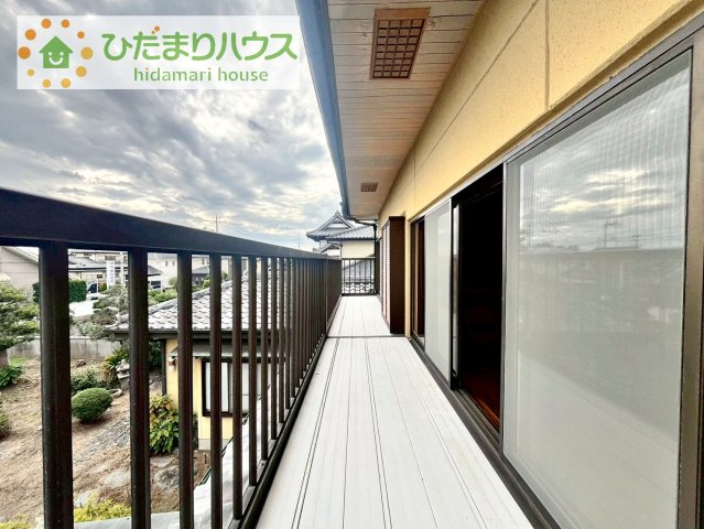 広々としたバルコニー。お洗濯物もぜーんぶ干せちゃいます！！