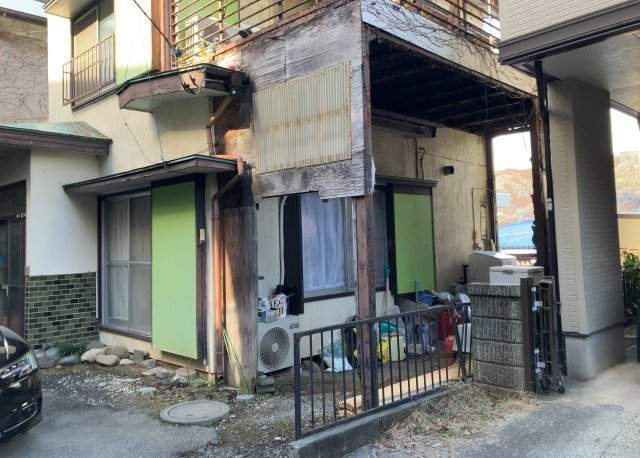 物件の詳細については、現地を見てわかること以外に、役所や法務局などで調べないとわからないことがあります。そのため、現地に行く場合は、もしこの物件を買ったらどのような生活ができるかをイメージしましょう。