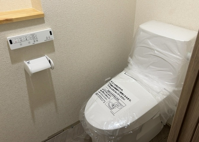 トイレは大きさや形、機能、抗菌性などが異なる多種多彩なタイプが各メーカーから出ています。それぞれに良さがあるため、事前にどういったタイプのトイレがいいのかをご家庭内で決めて、内見に行くといいでしょう。