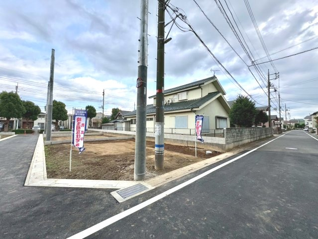 全10区画　　間取り・外観・設備まで自由にプランニング可能。暮らし方に合わせた住まいをご提案できます。花田小学校まで徒歩約4分(270ｍ)、毎日の通学がしやすい住環境です。