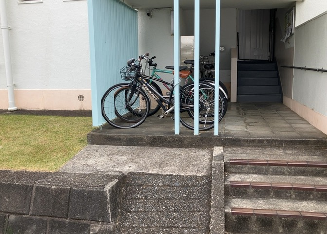 マンションの駐輪場は、事前に空きがあるか確認を取ると安心です。せっかく入居したのに駐輪スペースがない！なんてことになったら大変ですよね。そこで、内見時や購入前にはまず事前に確認しておくと良いでしょう。