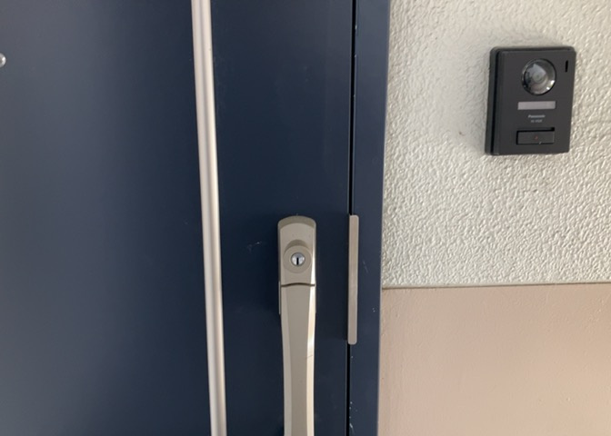 当然のことではありますが、オートロックやセンサーライト、ホームセキュリティーなどの防犯設備があれば、小さいお子様がいるご家庭も安心ですよね！まず物件購入の際は、防犯設備もチェックするようにしましょう。