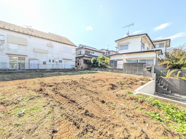 ～敷地67坪超のゆとりある敷地　小中学校徒歩10分圏内　建築条件付きの売地です～