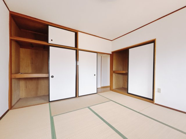 ■和室｜季節物がたくさん収納できる押し入れは衣替えや模様替えで大活躍！