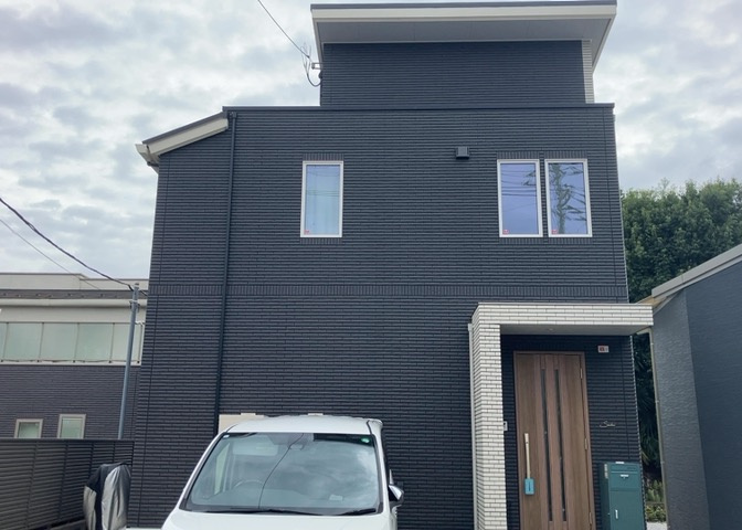 木造住宅とは土台、壁、柱など建築物の強度を支える構造体の材に木が使用されている構造を指します。構造体は建物の自重を支えるだけではなく風圧や水圧、積裁荷重などあらゆる衝撃に耐えるための基礎です。