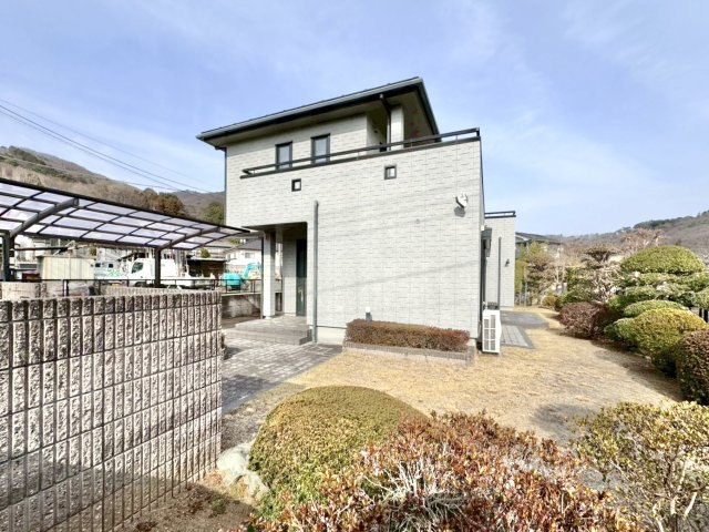 ■外観｜角地に面しているため風通しが良く開放的です☆