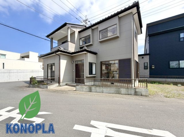 ■外観｜角地に位置しているため開放感があり、日当たりや風通しも良好で、快適な生活環境が整っています♪