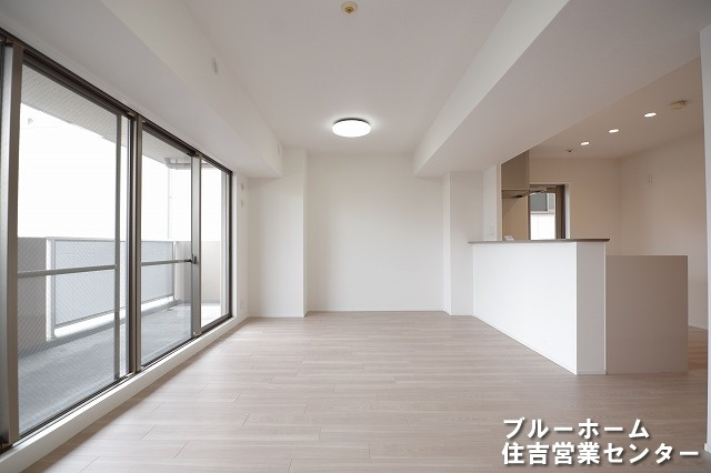 約16帖のLDKです！広々とした空間で大きな家具の配置等も困りません♪
