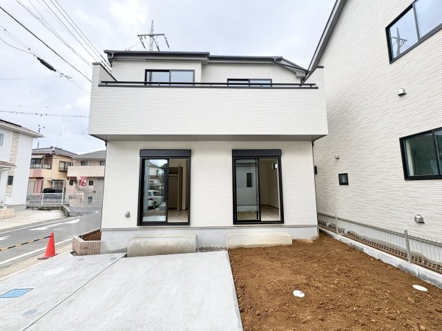 全9棟の分譲住宅で、2026年6月に完成予定です。「吉川美南」駅まで徒歩約21分になります。ぜひ現地をご覧ください♪