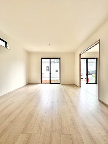 全9棟の分譲住宅で、2026年6月に完成予定です。「吉川美南」駅まで徒歩約21分になります。ぜひ現地をご覧ください♪