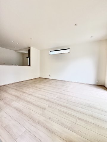 全9棟の分譲住宅で、2026年6月に完成予定です。「吉川美南」駅まで徒歩約21分になります。ぜひ現地をご覧ください♪