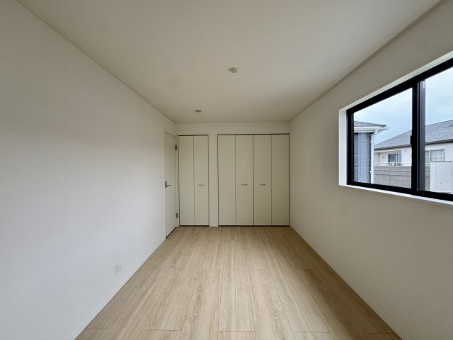 2F　洋室7.5帖　お子様部屋としてお使いいただけます♪