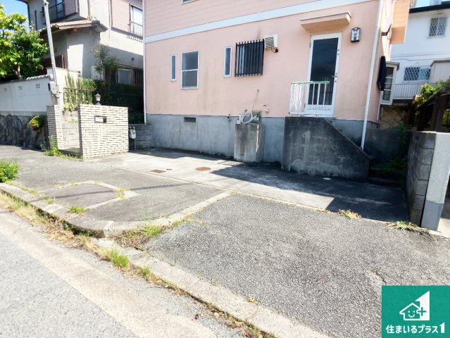 駐車スペース！散水栓があるので、こまめに愛車を洗えます！