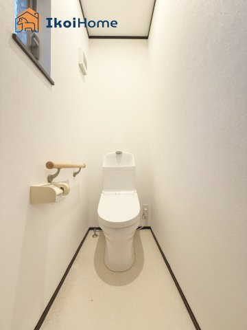 ●年中無休：当日予約可●小窓付きで換気良好のトイレです。安心の手すり付き！