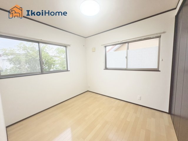 ●年中無休：当日予約可●二面採光の明るい2階洋室です！お子様部屋にオススメ！