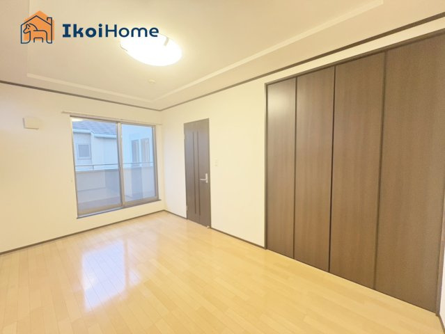 ●年中無休：当日予約可●バルコニーに面した明るいお部屋です♪大きめのクローゼットも完備！