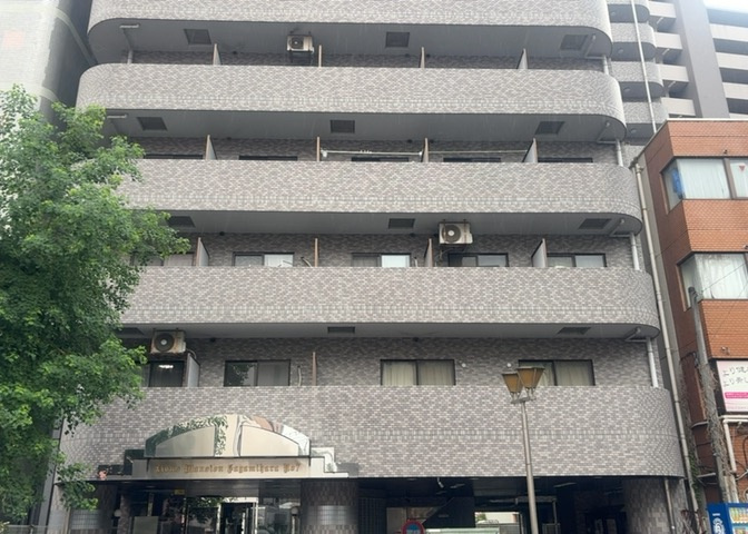 景色重視でお家選ぶをするとスーパーが遠い！学校が遠い！など生活をするうえで利便性で困ることもあります。まず一度現地を見学する際に、周辺の施設などがあるかを確認し、暮らし始めた後のことを想像しましょう。