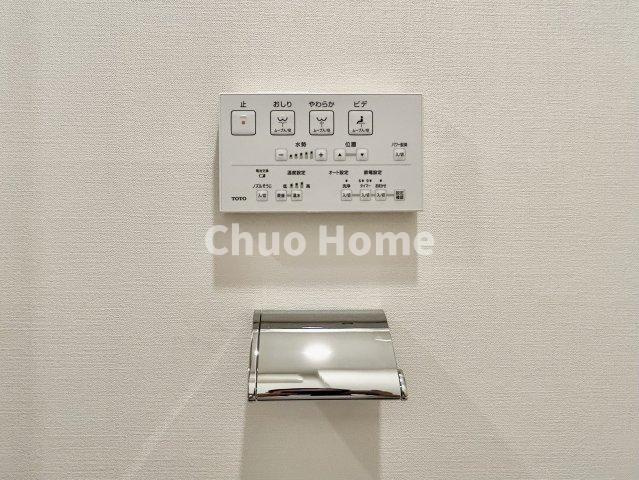 【ウォシュレット】清潔に使いたいお手洗いには最適な設備です。もちろんウォームレットも標準装備です。