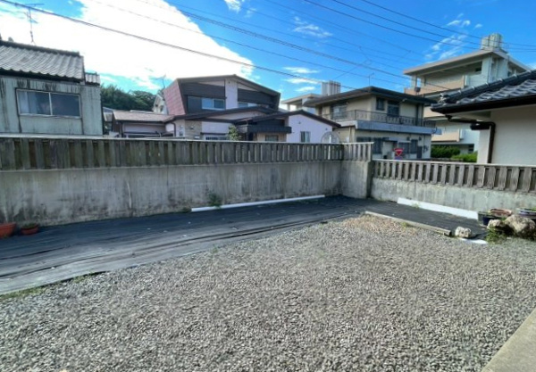 【城山2丁目　中古戸建ての庭】