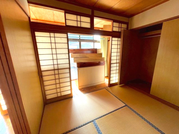 【城山2丁目　中古戸建ての和室】