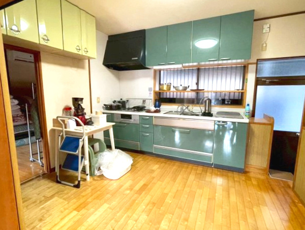 【城山2丁目　中古戸建てのキッチン】