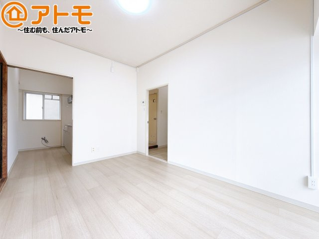家族団らんのイメージは、リビングを思い浮かべませんか？リビングこそ広々としたお部屋が良いですね♪