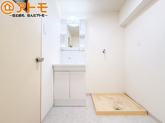 洗面台の下は収納になっているため、スッキリとした洗面台を保つことができます♪