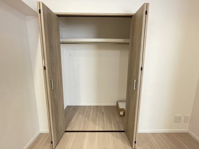 大容量のクローゼットは、衣装持ちの方でも安心。　　