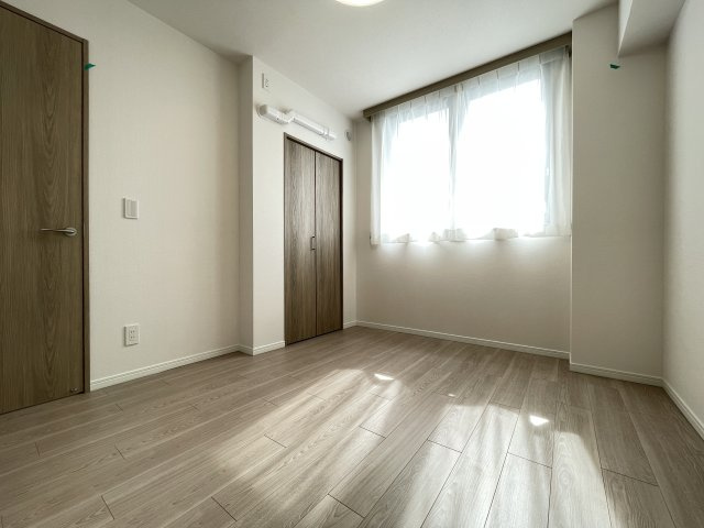 シンプルな洋室は、幅広い用途でお使いいただけます。　