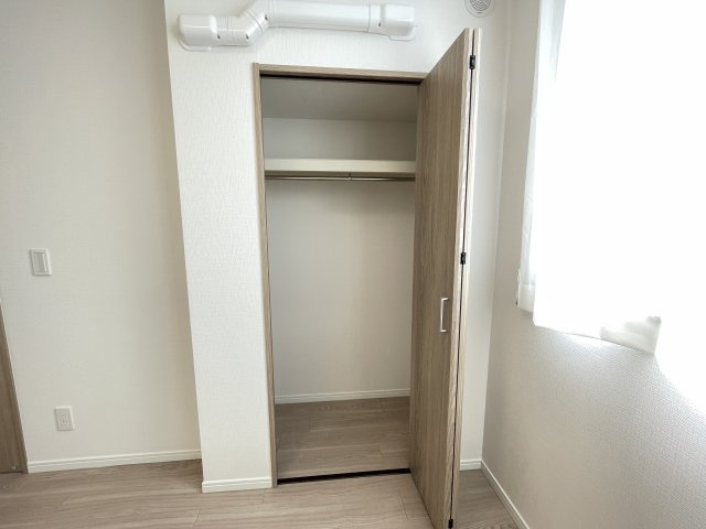 各居室に収納がついており、家族で使い分けしやすくなっています。　