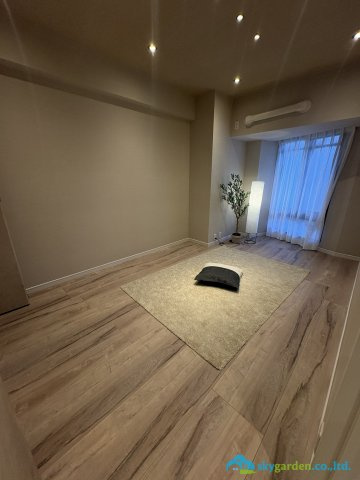 コンパクトで使いやすい洋室です