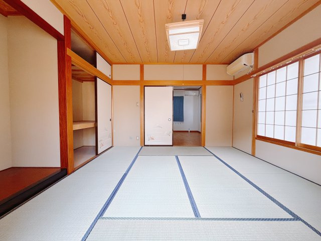 ■和室｜和室を書斎にしたり、冬にはコタツを敷いて家族みんなで年越しをするのもいいですね。家族みんなのお気に入りの空間になります♪