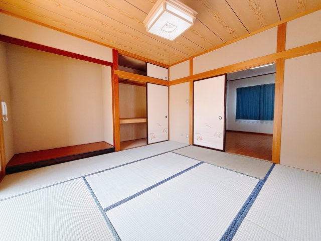 ■和室｜和室でしか味わえない畳ならではの香りや素材で和のやすらぎを感じてください♪休日はお子様とお昼寝するのにも最適です！