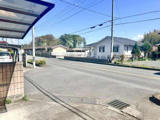 ■外観｜住宅街の中でも圧迫感が少なく、のびのびとした暮らしが叶う立地となっています。　